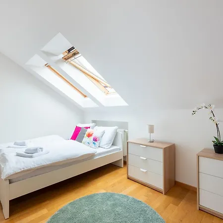 Tesnov Grande Apartman Prága