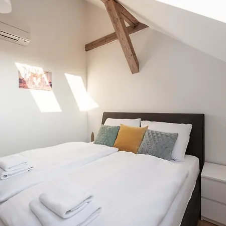 Tesnov Grande Apartman Prága