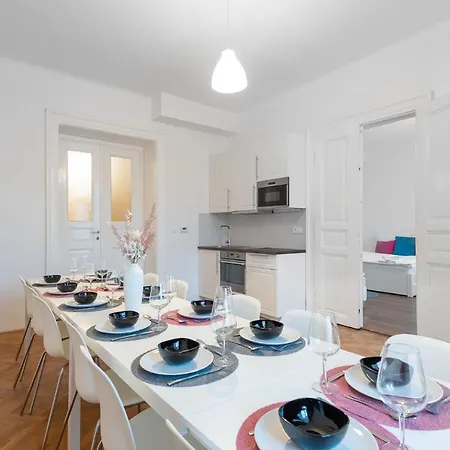 Tesnov Grande Apartman Prága